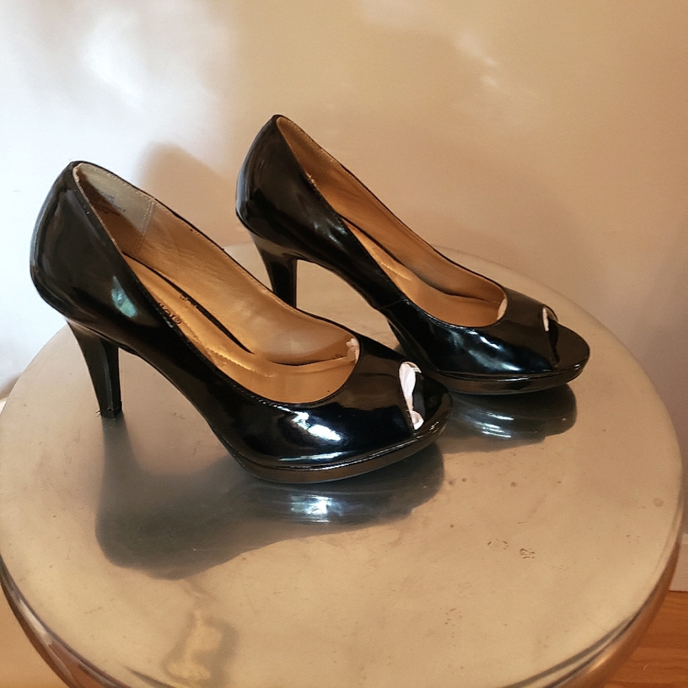 🔥 3/$40 🔥 Andrew Geller Black Patent Platform Peep Toe Heels Size 7.5